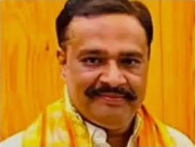 यह तस्वीर अनुज त्रिवेदी की है, जिस पर 25 शादियां करने का आरोप है।