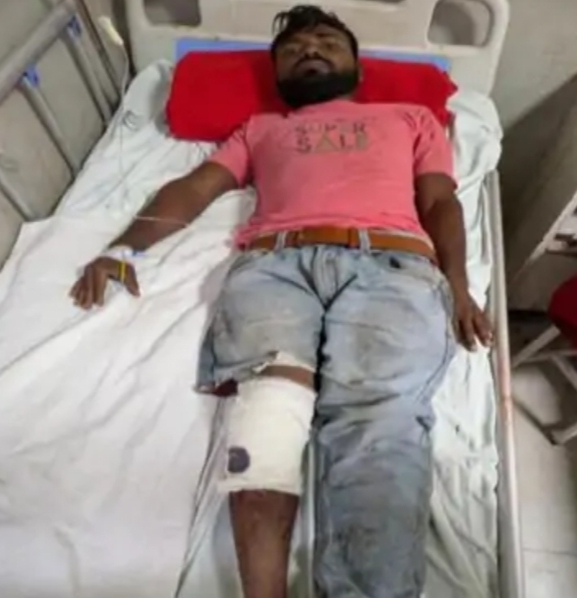 नीमगांव युवती हत्याकांड में वांछित आरोपी को पुलिस ने मुठभेड़ के बाद गिरफ्तार करने का दावा किया।
