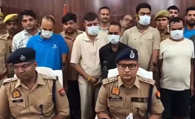 सहारनपुर में नकली ₹20 के सिक्के बनाने वाले गिरोह के पांच आरोपी गिरफ्तार, 6,400 सिक्के बरामद।