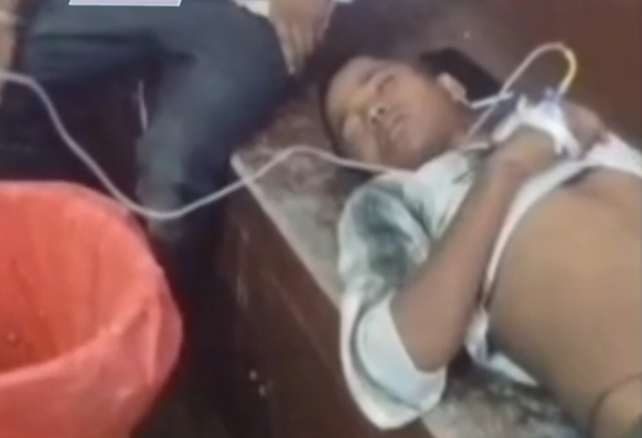 निघासन सीएचसी के सामने दो गाड़ियों की भिड़ंत, कई घायल